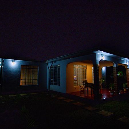 Royal Homestay Moshi Bagian luar foto