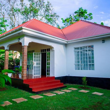 Royal Homestay Moshi Bagian luar foto