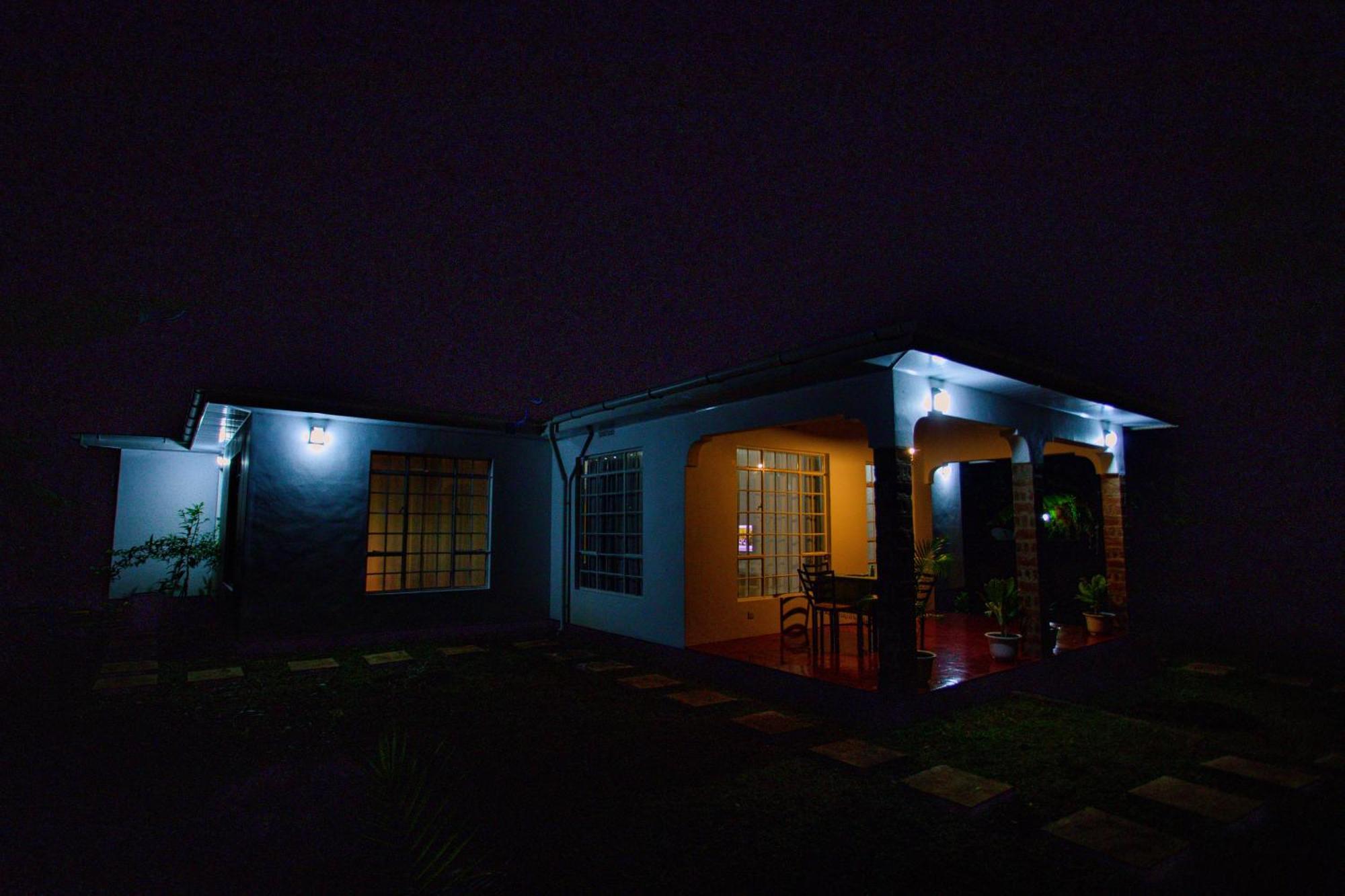 Royal Homestay Moshi Bagian luar foto