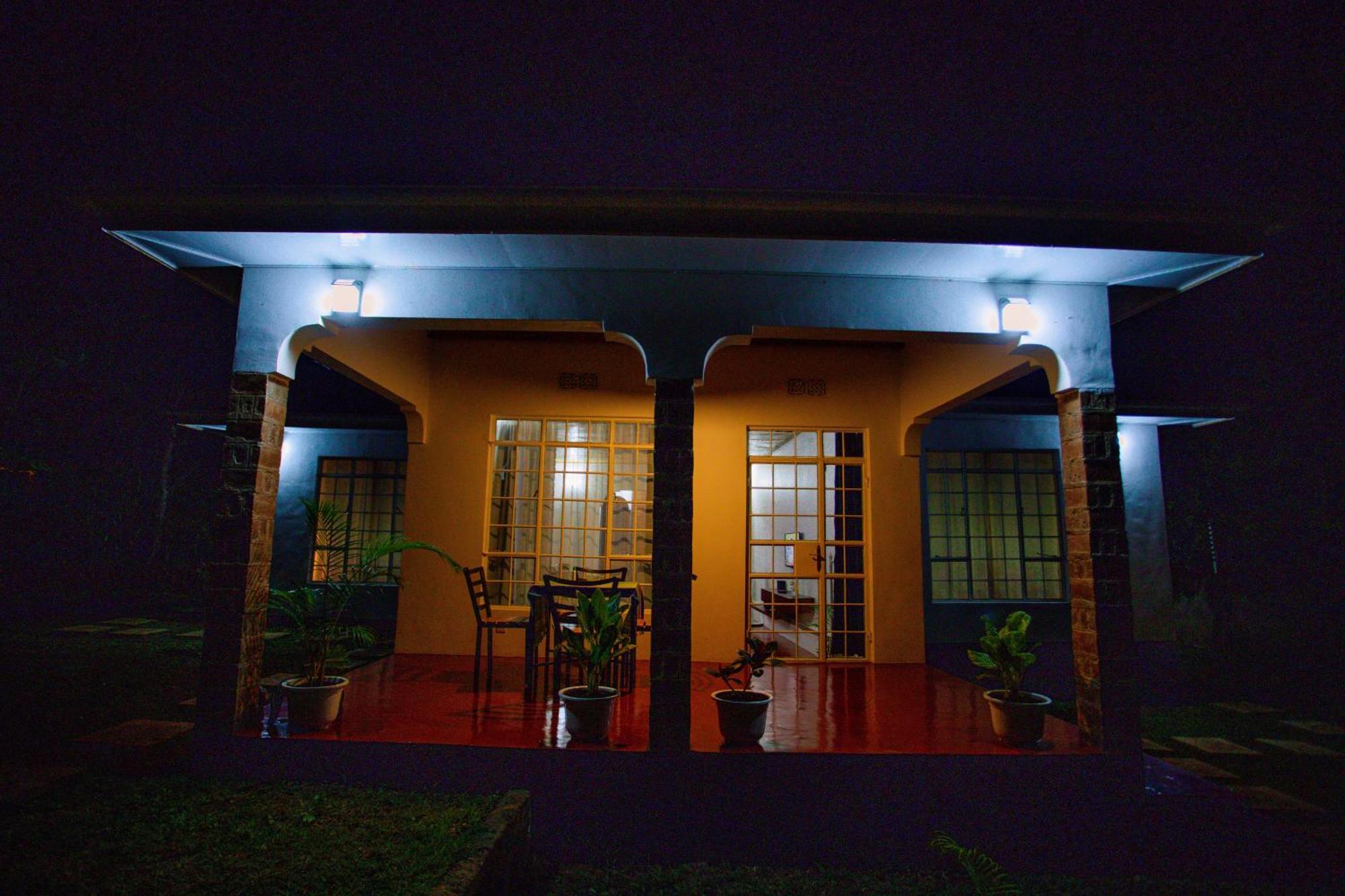 Royal Homestay Moshi Bagian luar foto