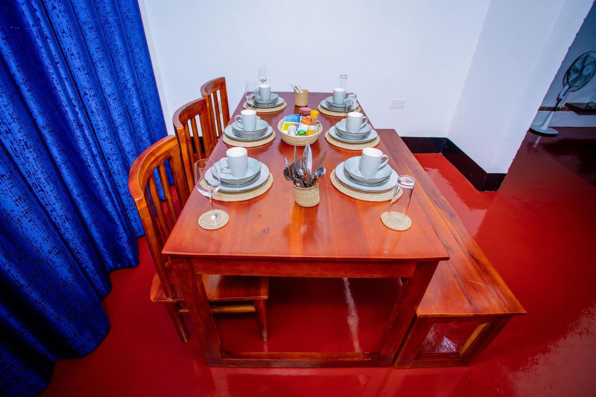 Royal Homestay Moshi Bagian luar foto