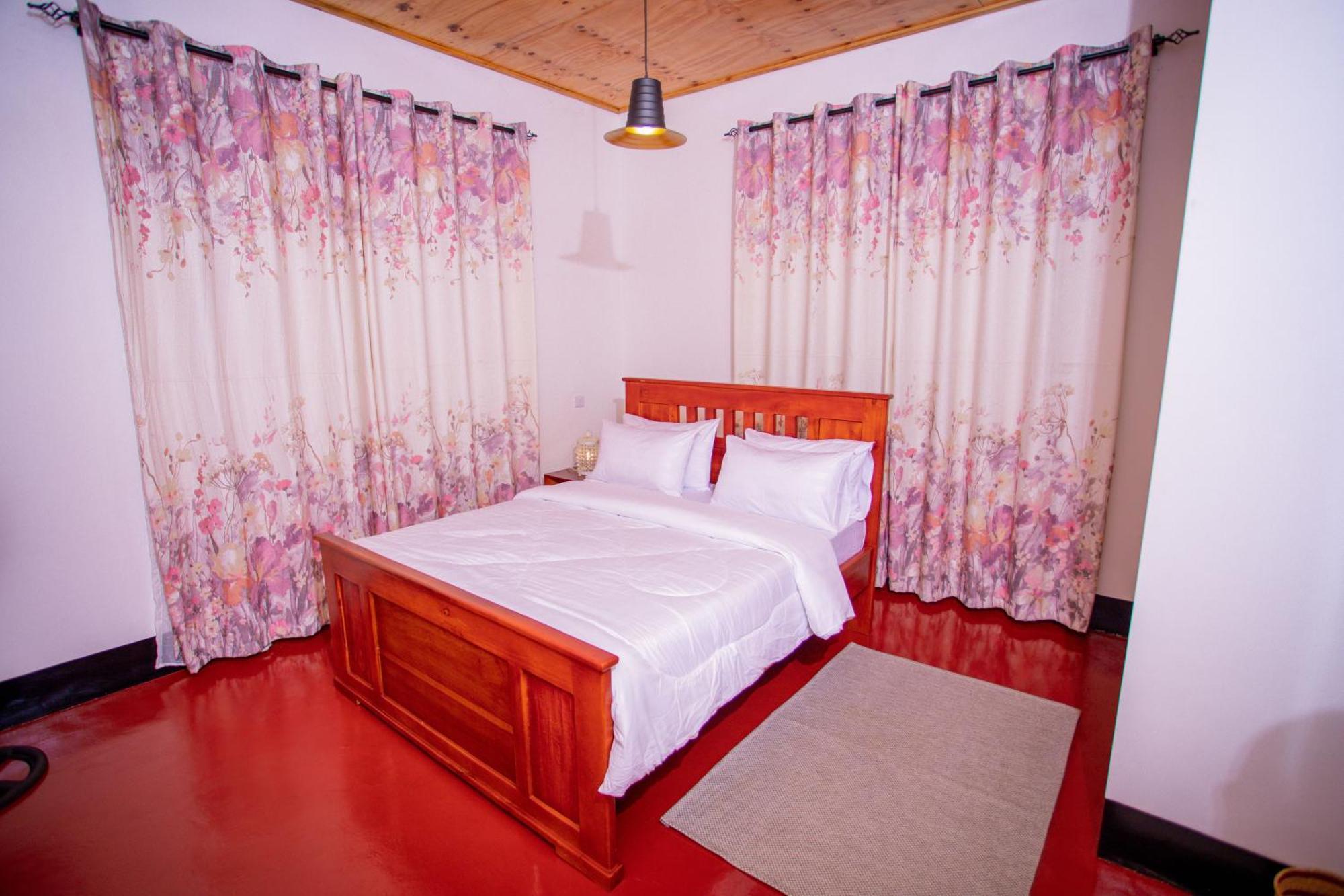 Royal Homestay Moshi Bagian luar foto