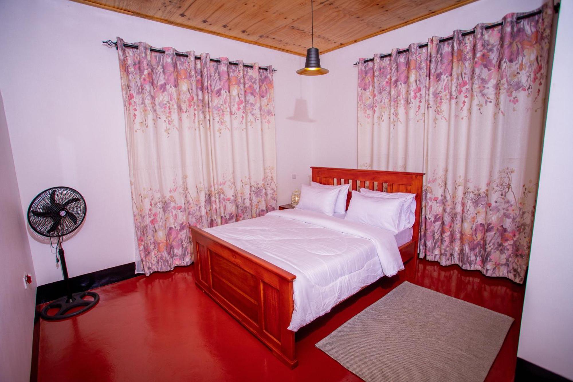 Royal Homestay Moshi Bagian luar foto