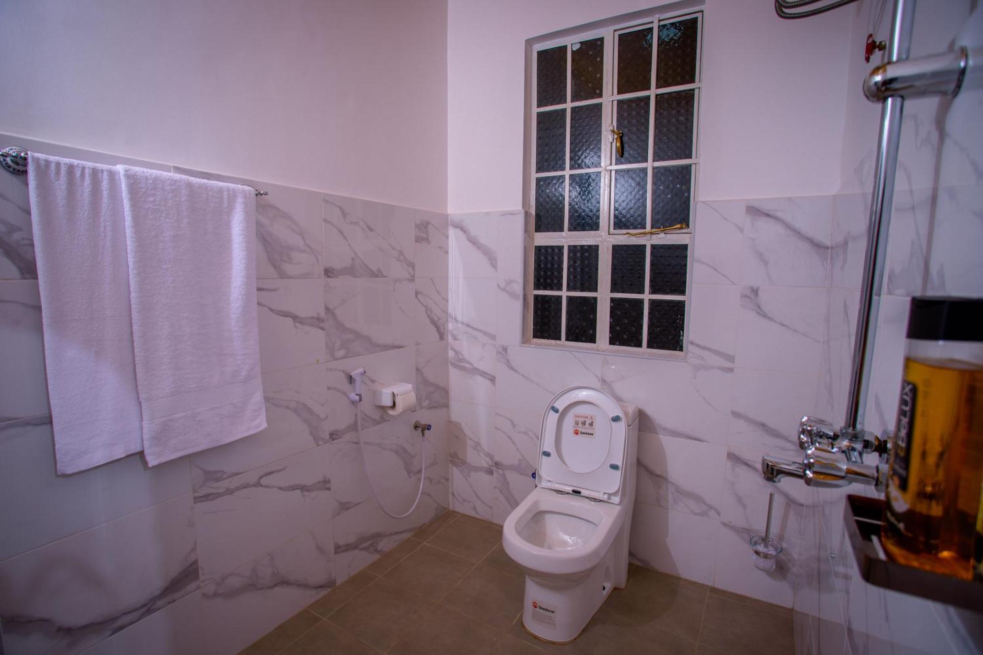 Royal Homestay Moshi Bagian luar foto