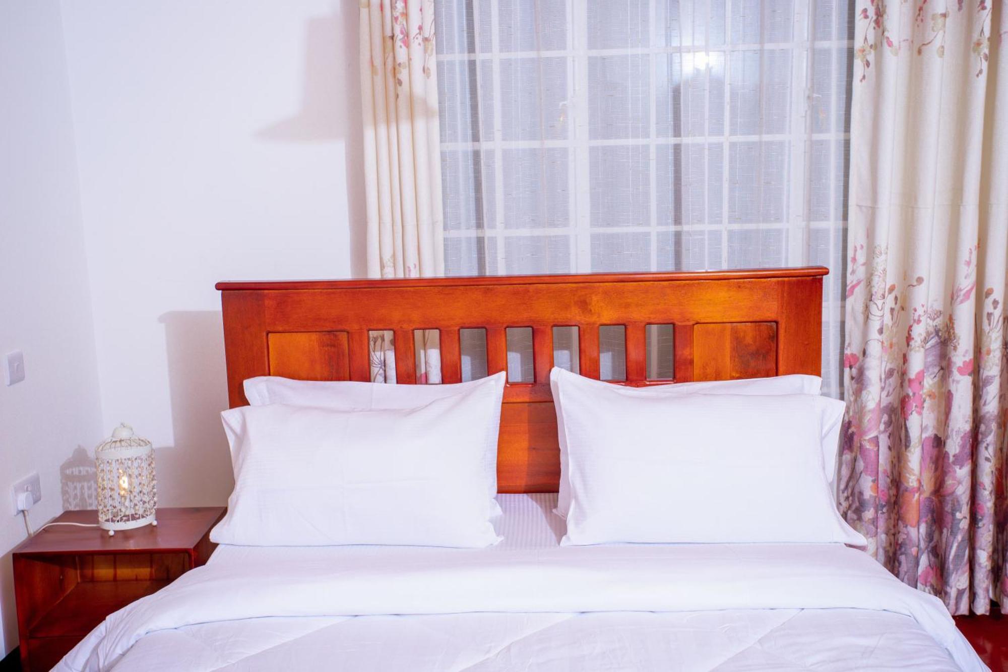 Royal Homestay Moshi Bagian luar foto