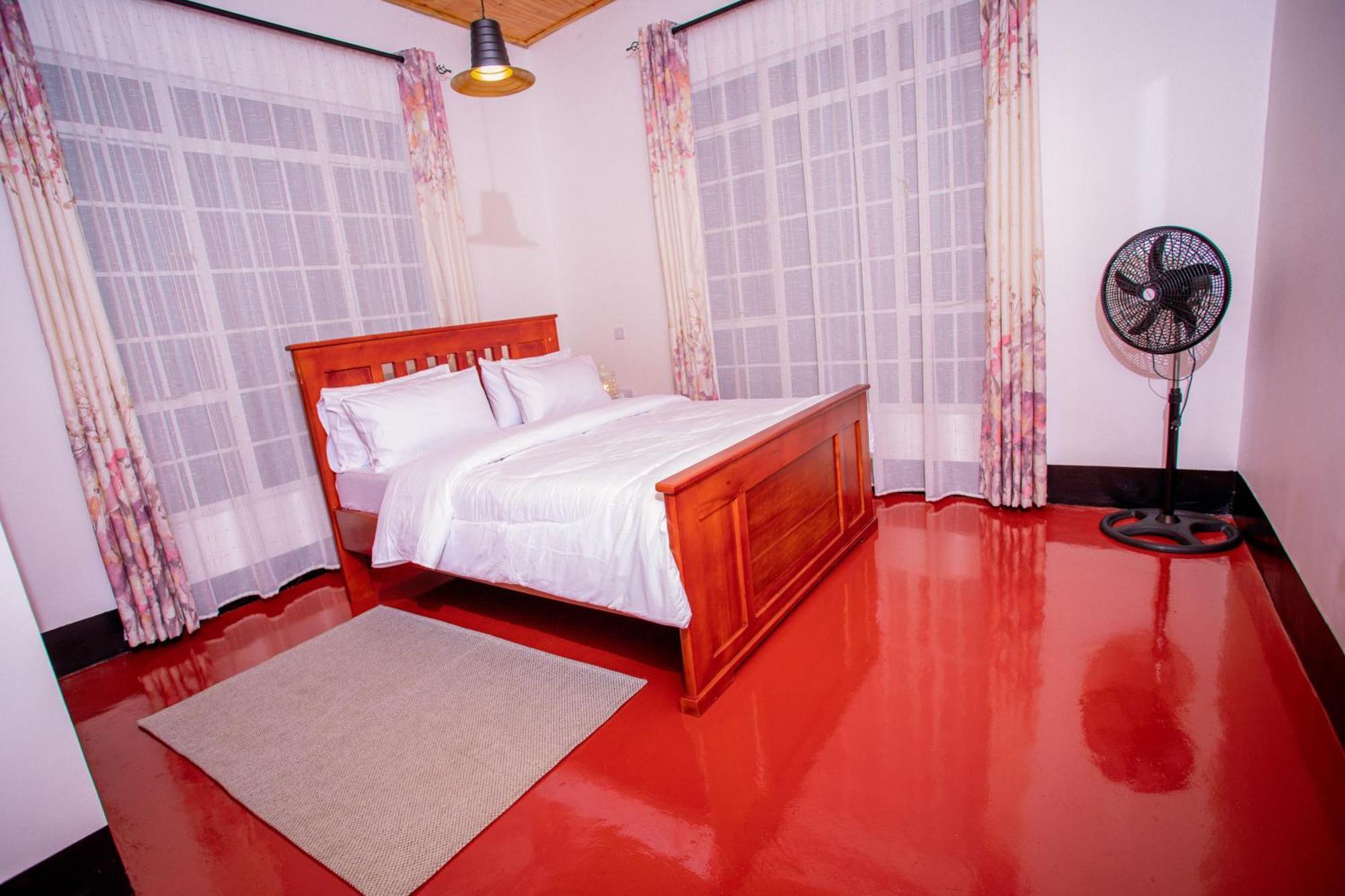 Royal Homestay Moshi Bagian luar foto