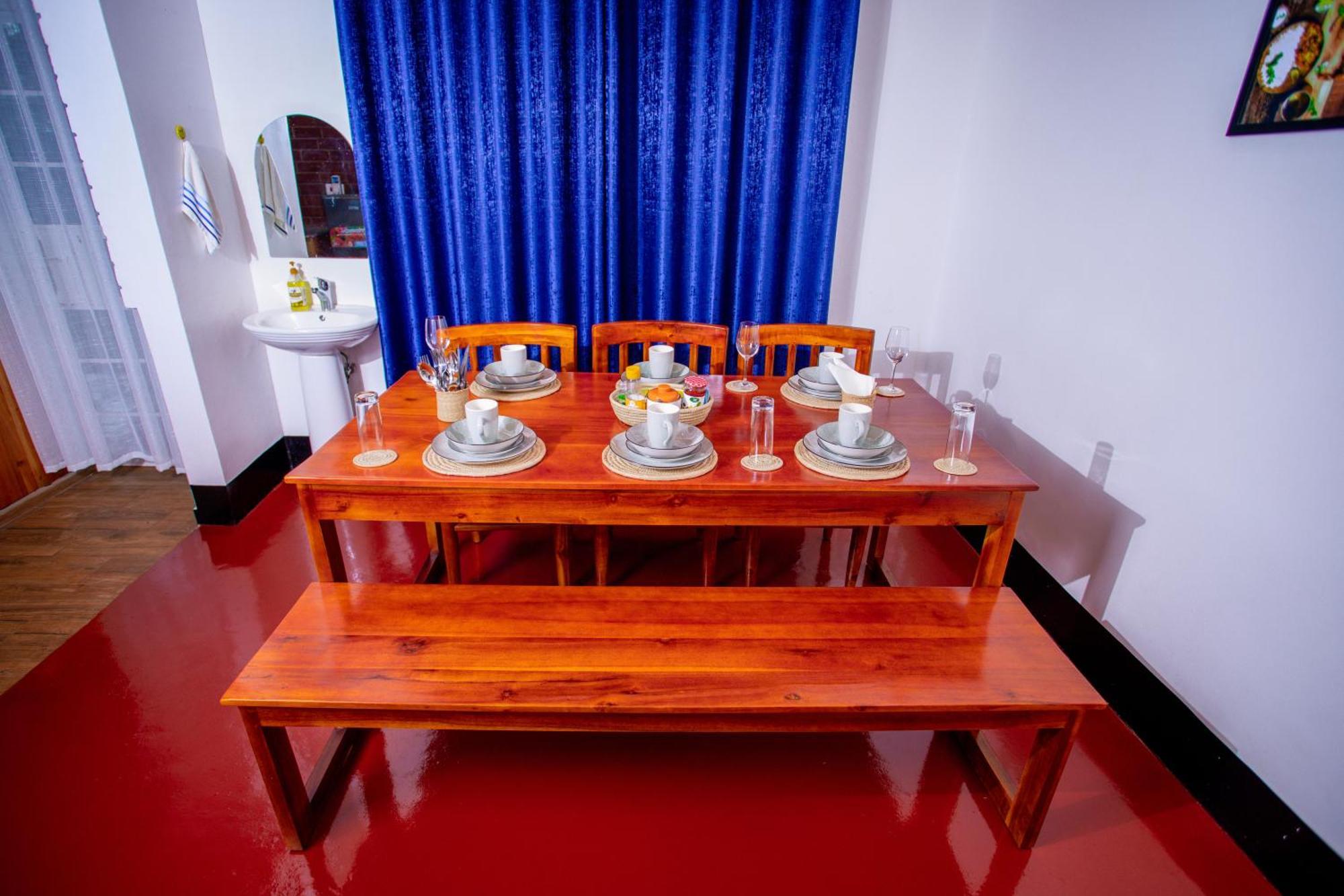 Royal Homestay Moshi Bagian luar foto