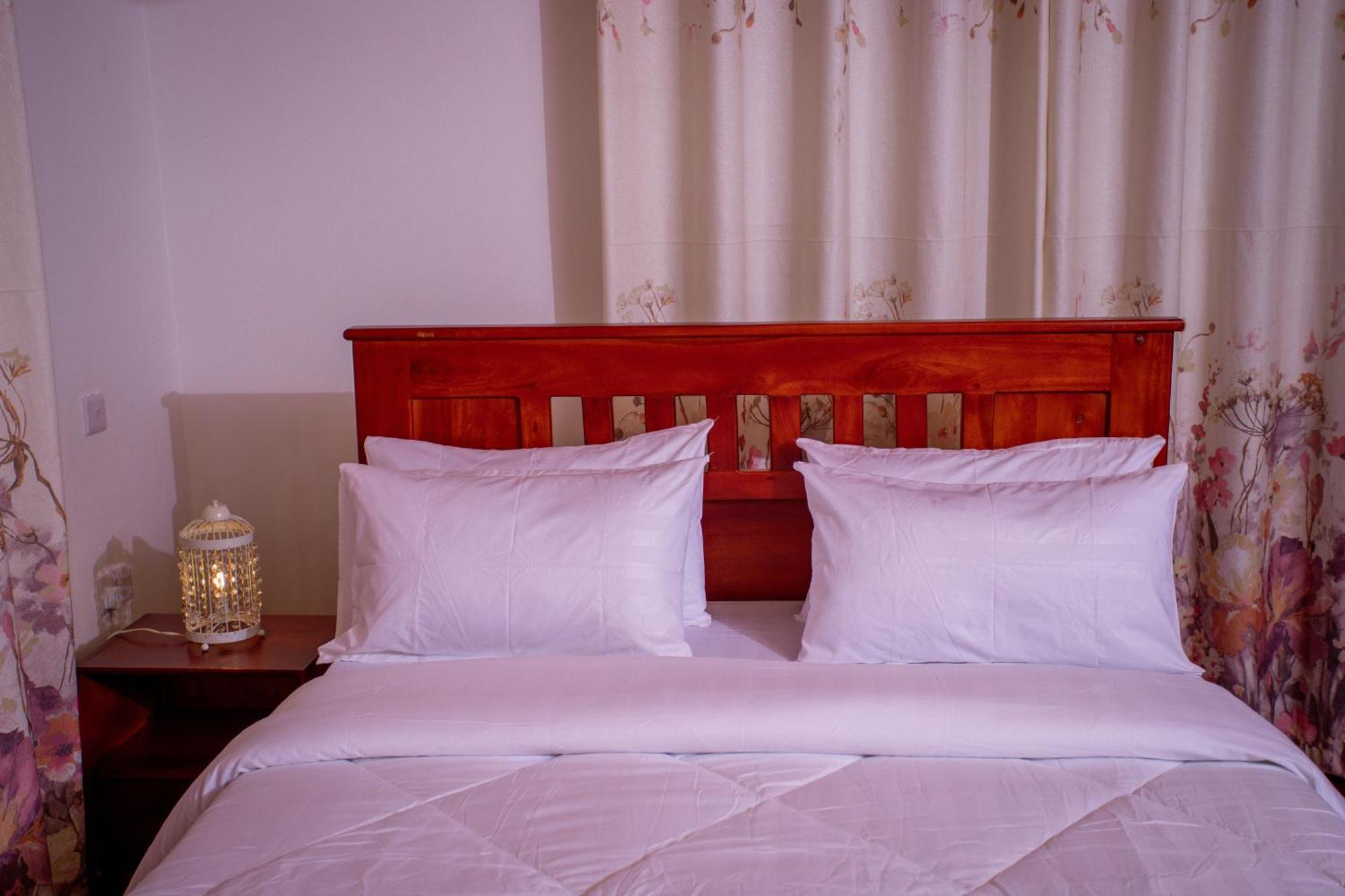 Royal Homestay Moshi Bagian luar foto