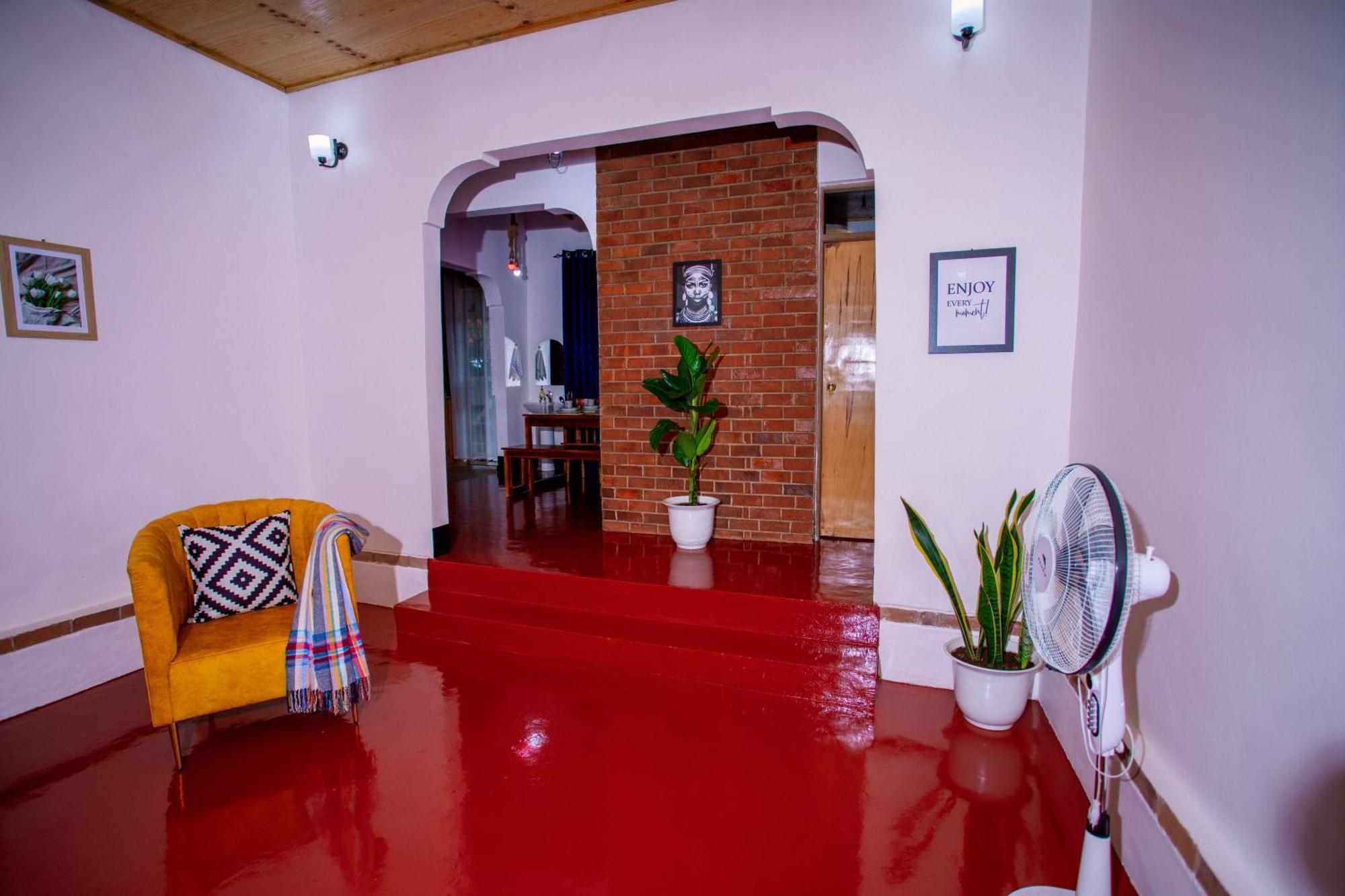 Royal Homestay Moshi Bagian luar foto