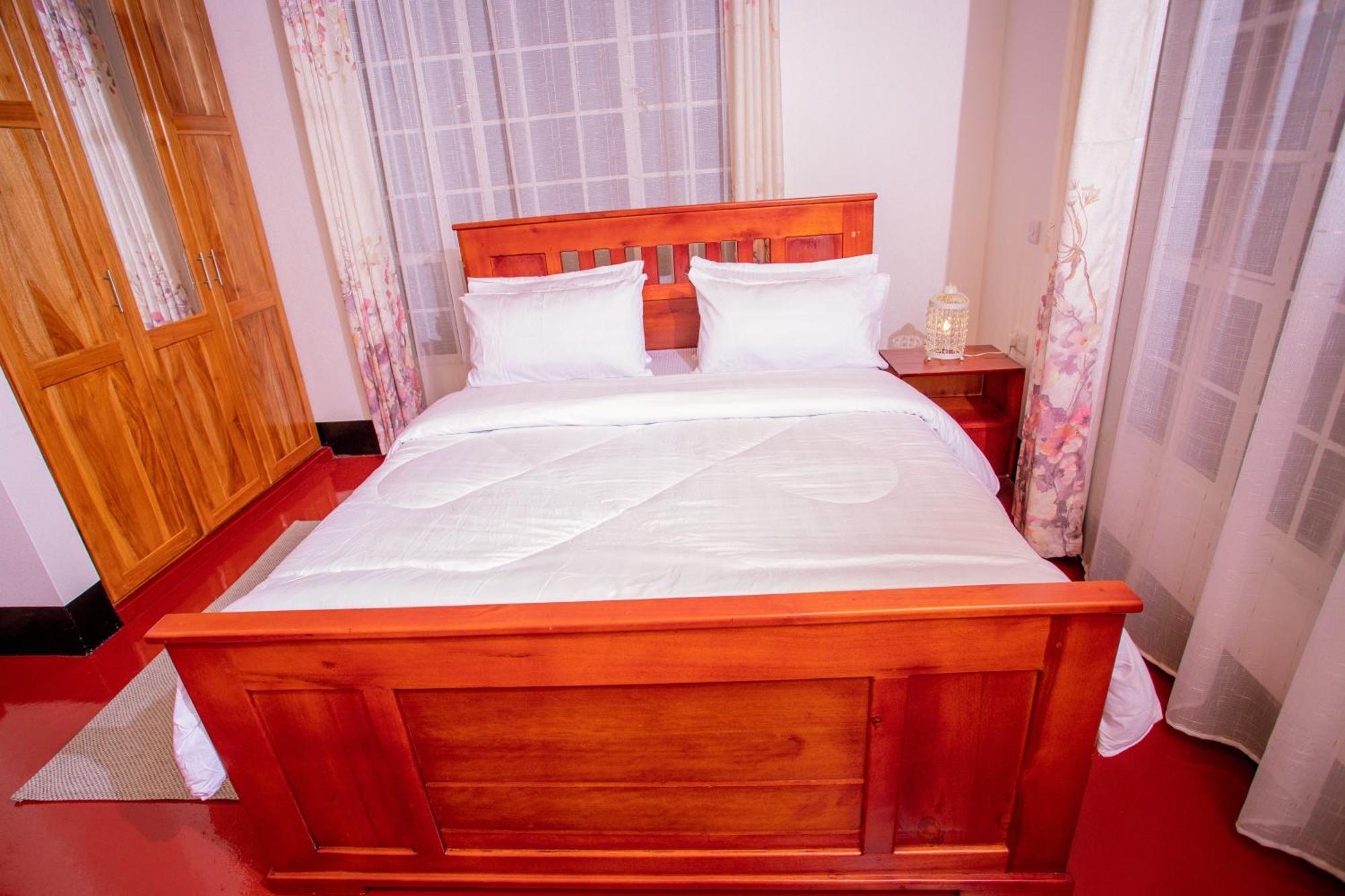 Royal Homestay Moshi Bagian luar foto